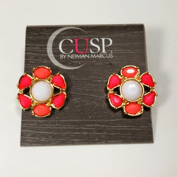 CUSP by Neiman Marcus Floral Stud Earrings 0.75" Pink, White & Gold-Tone Jewelry - Picture 4 of 10